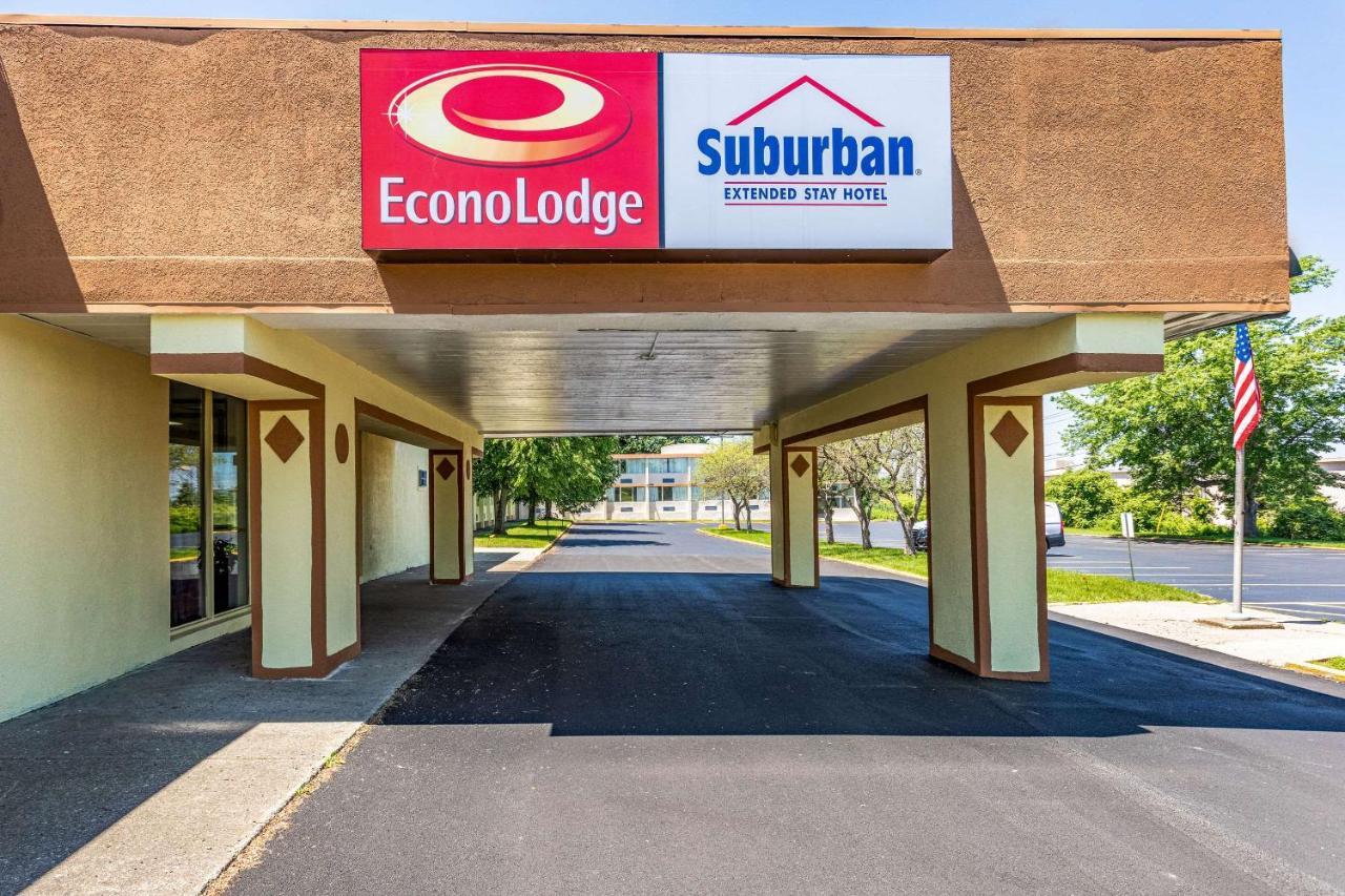 Econo Lodge Fredonia Bagian luar foto