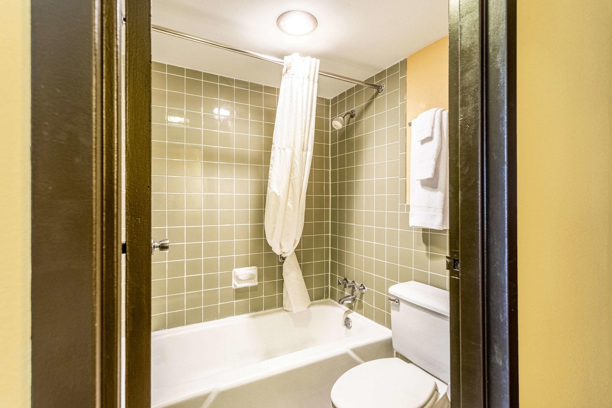 Econo Lodge Fredonia Bagian luar foto