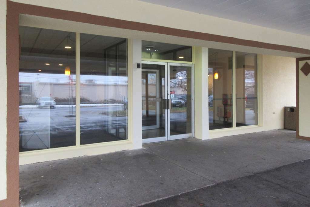 Econo Lodge Fredonia Bagian luar foto